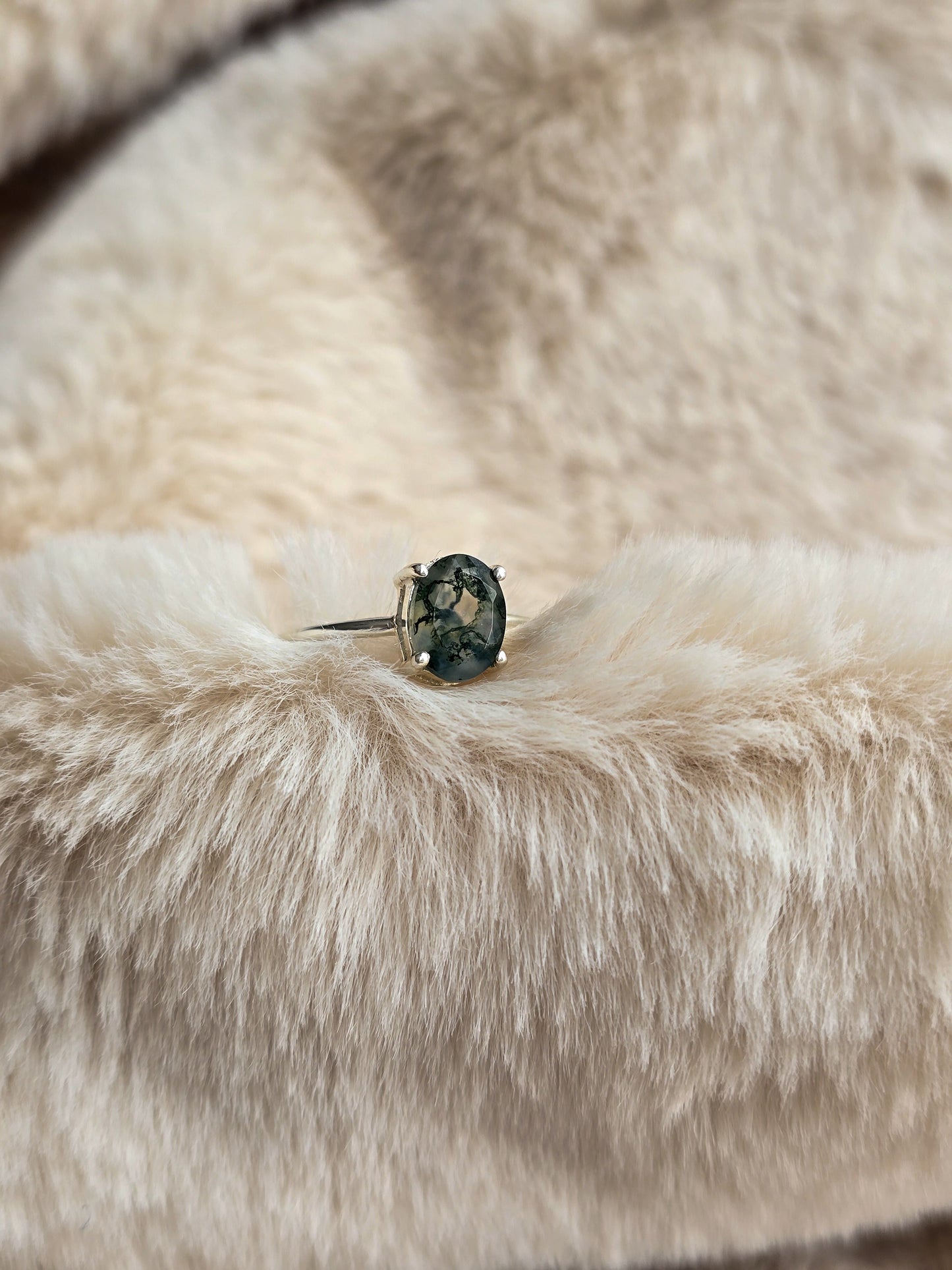 Anillo con Agata Musgosa corte Oval en oro 10k